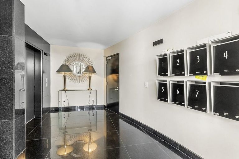 Photo of property in 2/97 Boulcott Street, Wellington Central, Wellington, 6011