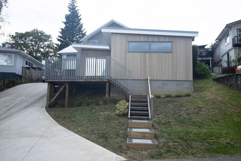 Photo of property in 27 Tilden Avenue, Hillcrest, Auckland, 0627