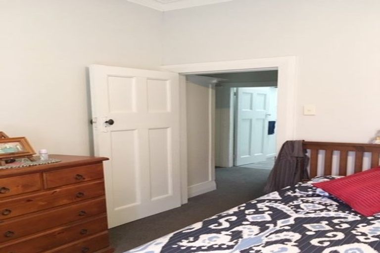 Photo of property in 105 Kaikorai Valley Road, Glenross, Dunedin, 9011