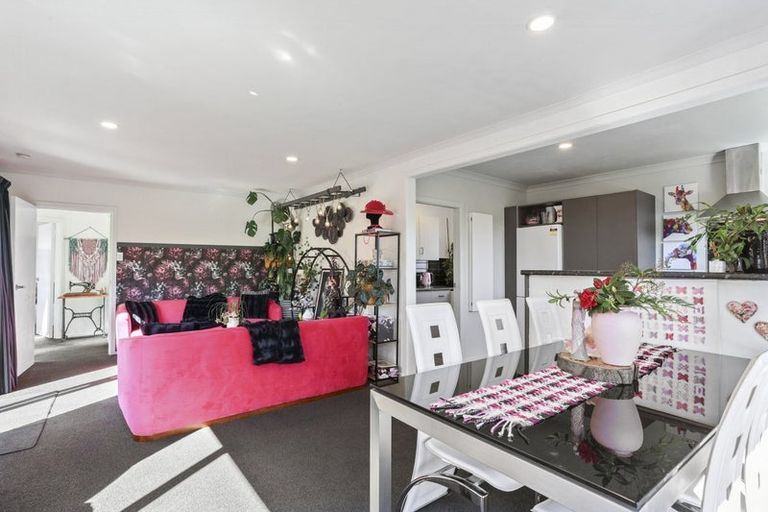 Photo of property in 1/328 Main North Road, Redwood, Christchurch, 8051