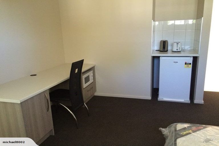 Photo of property in 98 Rattray Street, Riccarton, Christchurch, 8041