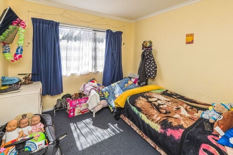 Photo of property in 2 Alexandra Street, Marton, 4710