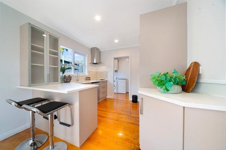 Photo of property in 68 Seabrook Avenue, New Lynn, Auckland, 0600