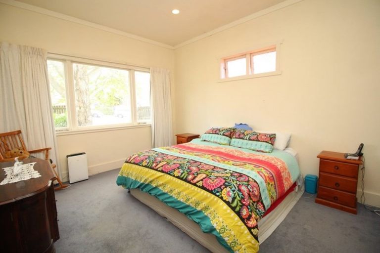 Photo of property in 3 Wattle Street, New Lynn, Auckland, 0600