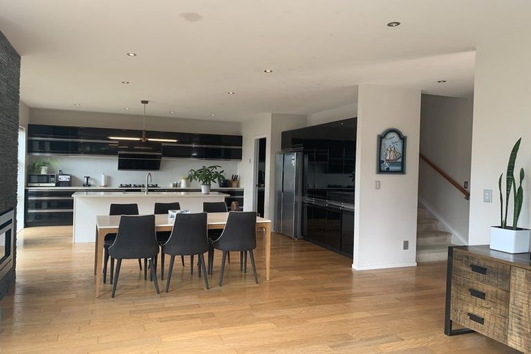 Photo of property in 17 Limmer Place, Browns Bay, Auckland, 0632