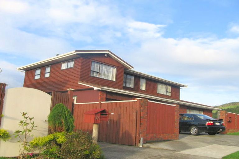 Photo of property in 39 Saint Aidans Way, Tawa, Wellington, 5028