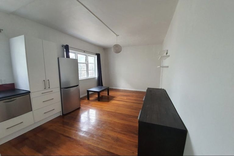 Photo of property in 10/28 Clifton Terrace, Kelburn, Wellington, 6012