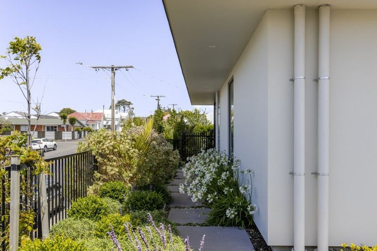 Photo of property in 8 Kowhai Street, Strandon, New Plymouth, 4312