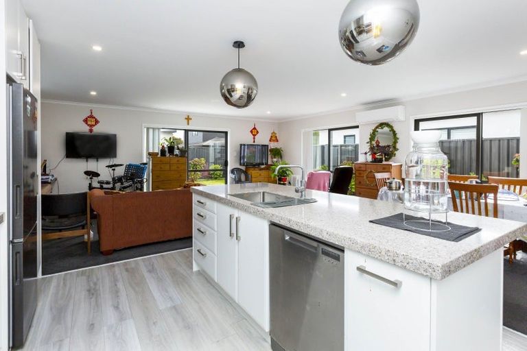 Photo of property in 12 Buddle Road, Wallaceville, Upper Hutt, 5018