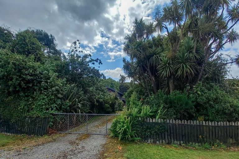 Photo of property in 14 Half Mile Road, Tuatapere, 9620