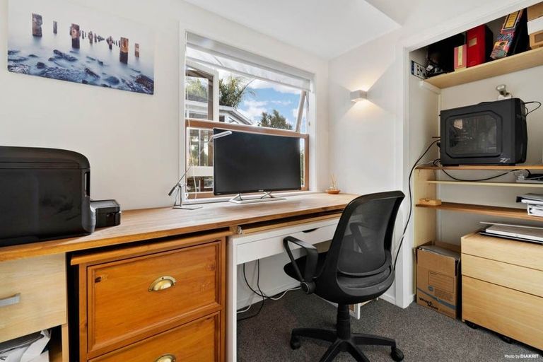 Photo of property in 11 Wilbur Place, Pakuranga Heights, Auckland, 2010