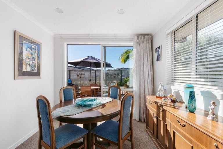Photo of property in Waterview Estate, 70/4 Greystone Place, Omokoroa, 3114
