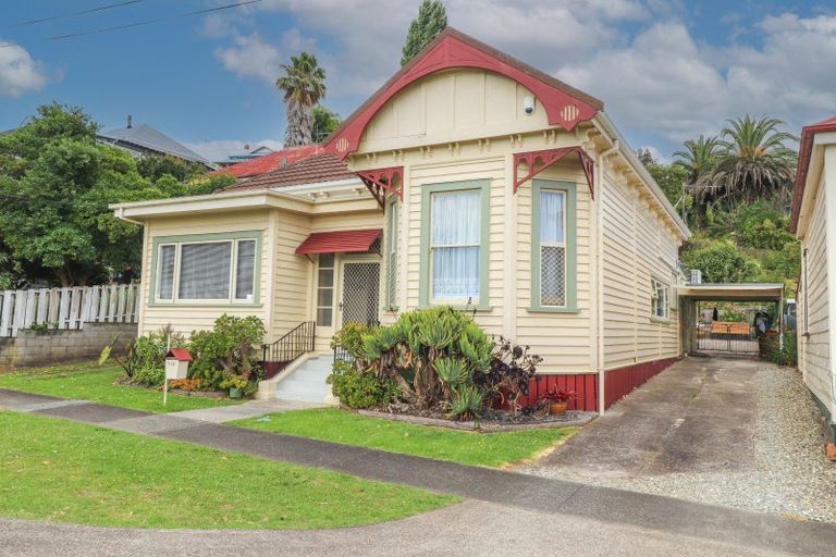 Photo of property in 102 Karaka Road, Thames, 3500