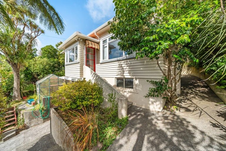 Photo of property in 35 Nottingham Street, Karori, Wellington, 6012