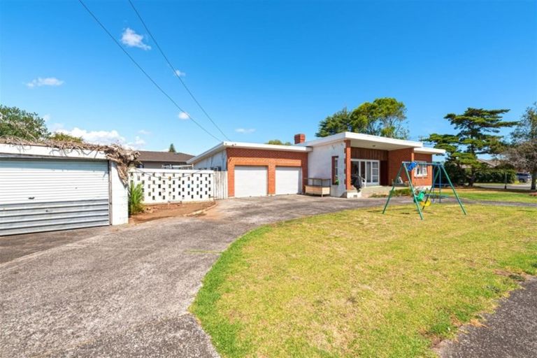 Photo of property in 2a Colin Street, Mangere, Auckland, 2022