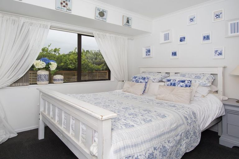 Photo of property in 10 Roger Guy Place, Welcome Bay, Tauranga, 3175