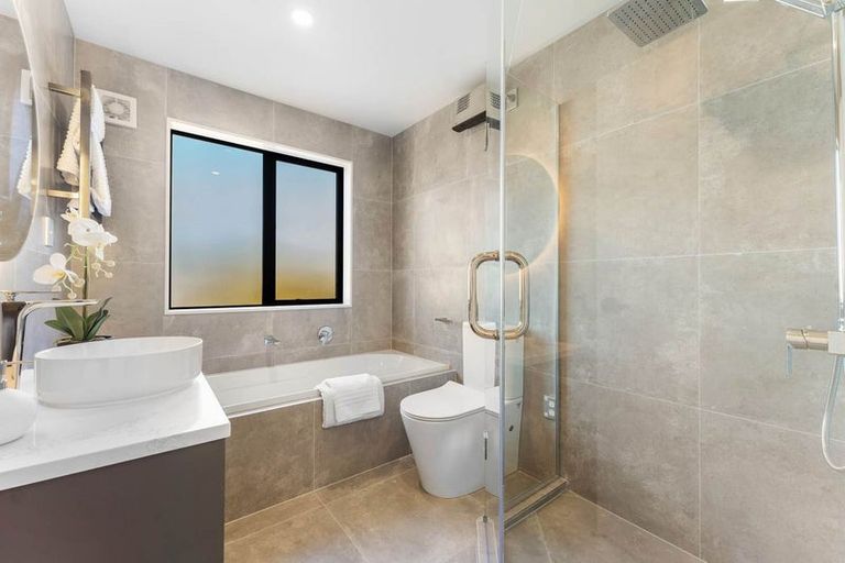 Photo of property in 116c Oaktree Avenue, Browns Bay, Auckland, 0630