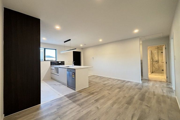 Photo of property in 24a Poruru Close, Papakura, 2110