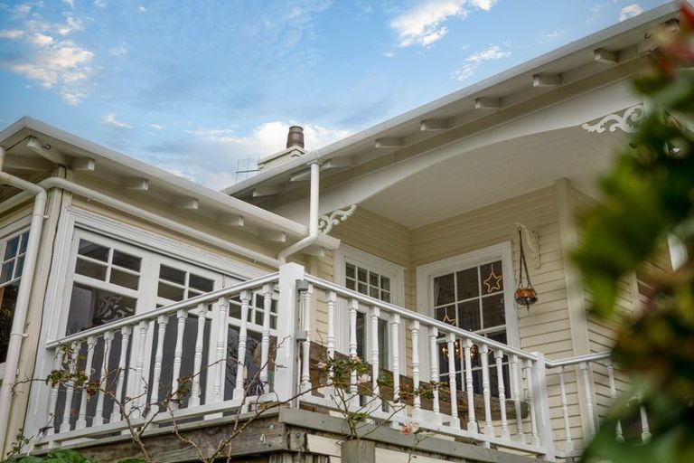 Photo of property in 9 Robertson Street, Russell, 0202