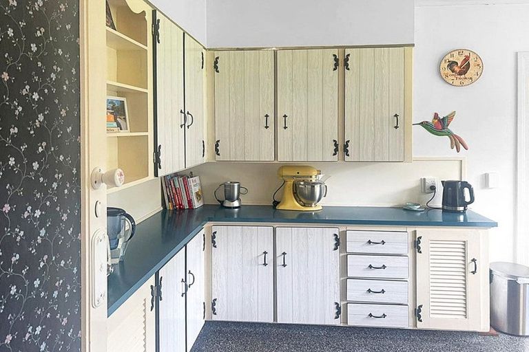 Photo of property in 86 Tawa Road, Kumeu, 0891