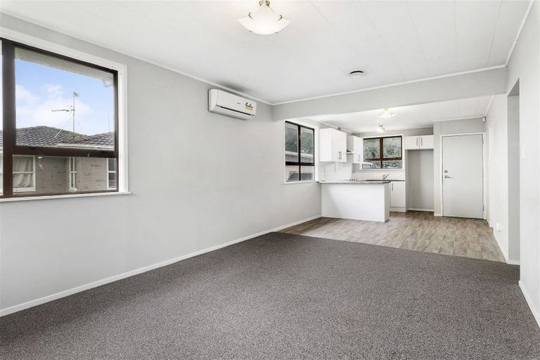 Photo of property in 132 Chichester Drive, Rosehill, Papakura, 2113