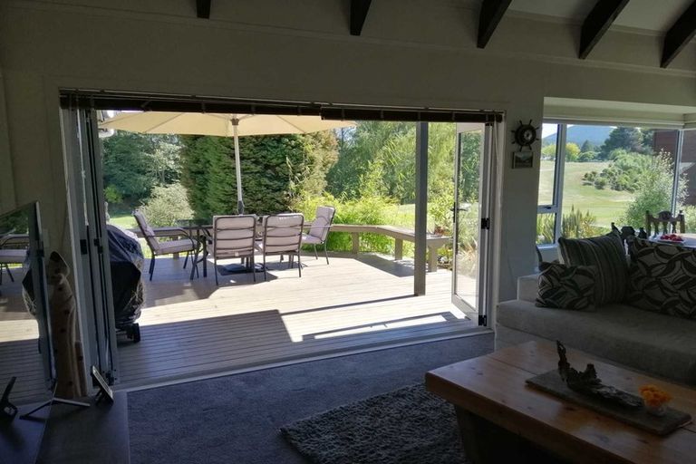 Photo of property in 68 Kinloch Road, Kinloch, Taupo, 3377