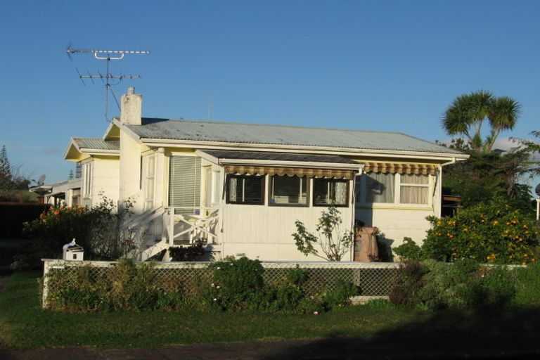 Photo of property in 7a Lillian Place, Orewa, 0931