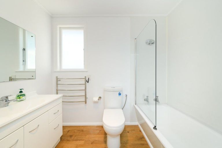 Photo of property in 4 Snowdon Avenue, Terrace End, Palmerston North, 4410