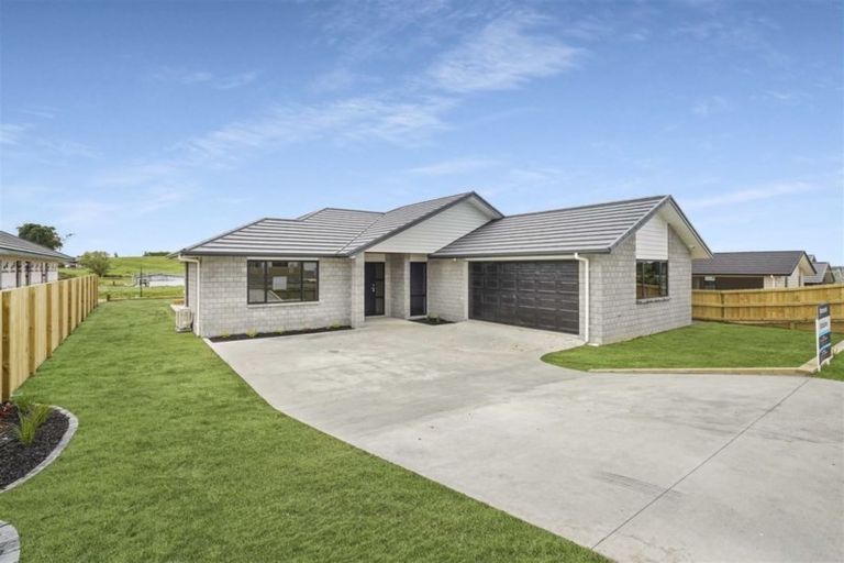 Photo of property in 8 Paiaka Place, Rototuna North, Hamilton, 3210