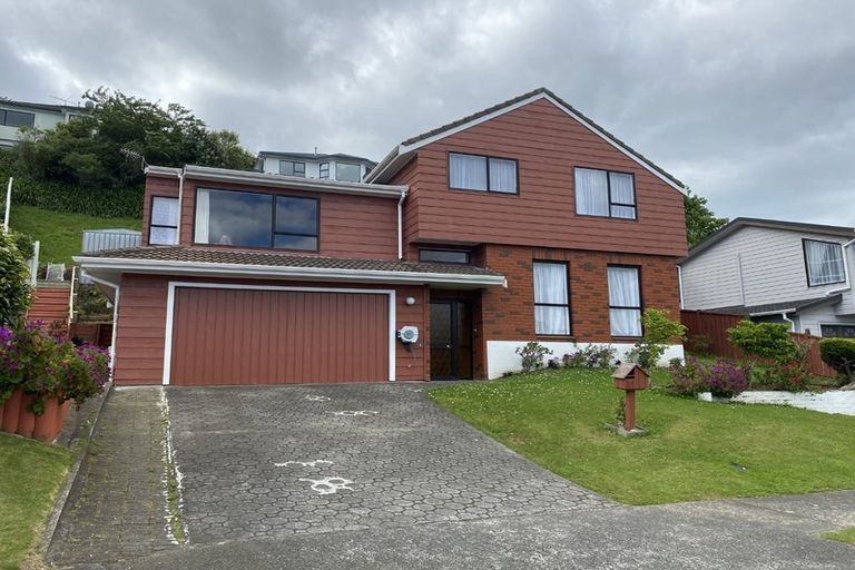 Photo of property in 10 Ordley Grove, Tawa, Wellington, 5028