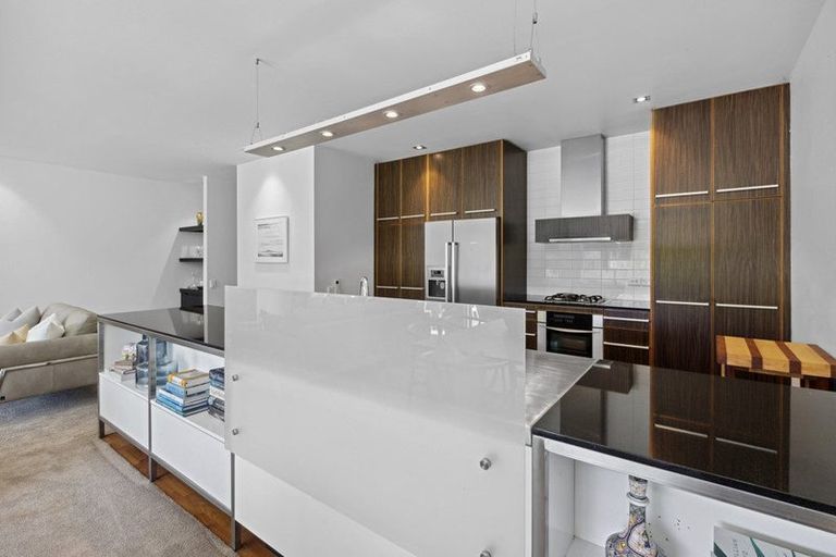 Photo of property in 6/258 Hurstmere Road, Takapuna, Auckland, 0622