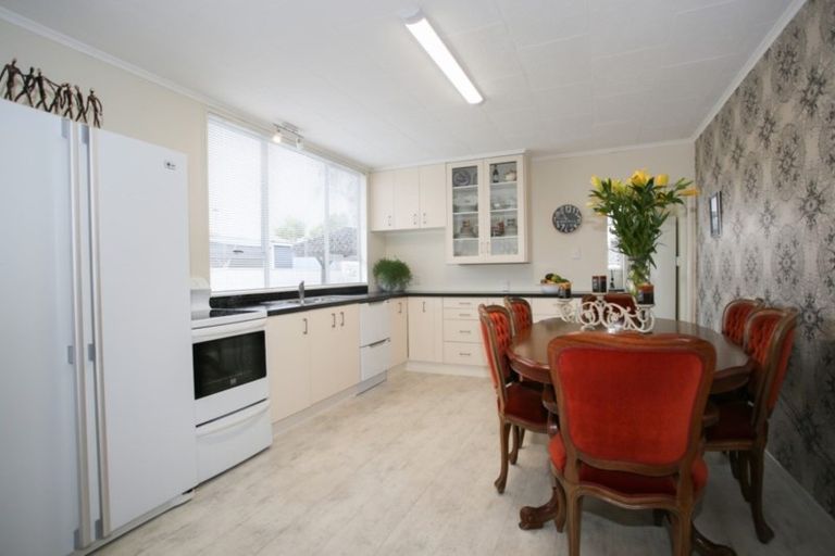 Photo of property in 504 Grove Road, Mayfair, Hastings, 4122