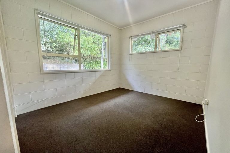 Photo of property in 2/22 Chivalry Road, Glenfield, Auckland, 0629