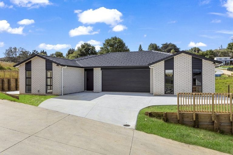 Photo of property in 2 Kiwinui Lane, Warkworth, 0910