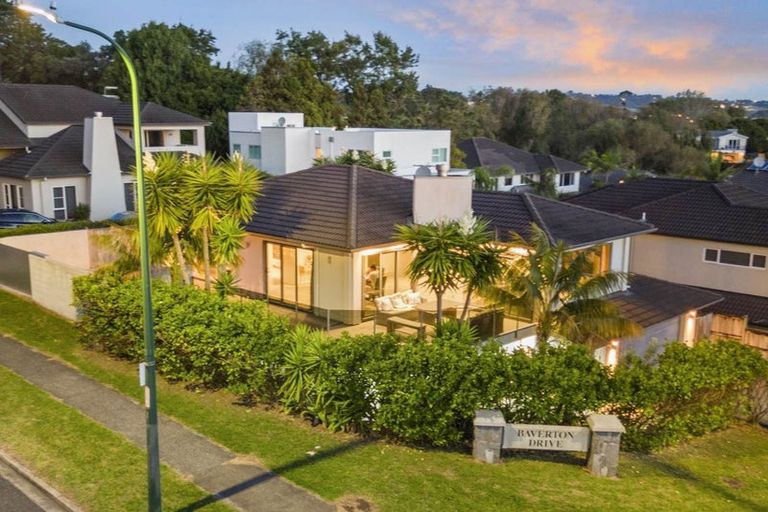 Photo of property in 2 Baverton Drive, Flat Bush, Auckland, 2016