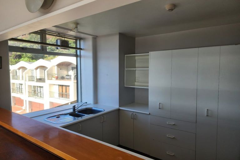 Photo of property in Jerningham Apartments, 20 Oriental Terrace, Oriental Bay, Wellington, 6011