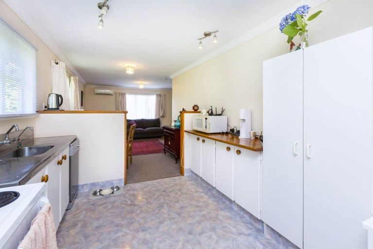 Photo of property in 2 Pokaka Street, Birchville, Upper Hutt, 5018