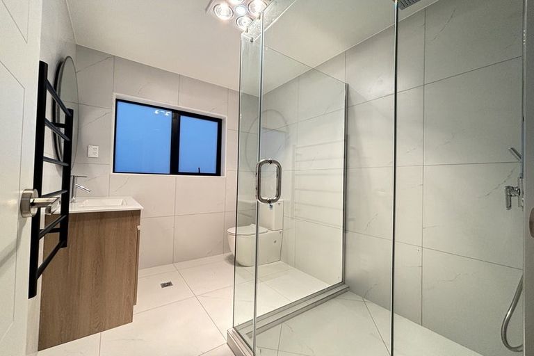 Photo of property in 7 Andy Crescent, Flat Bush, Auckland, 2016