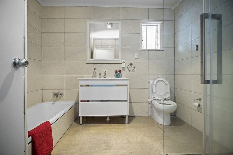 Photo of property in 25 Hobart Crescent, Wattle Downs, Auckland, 2103