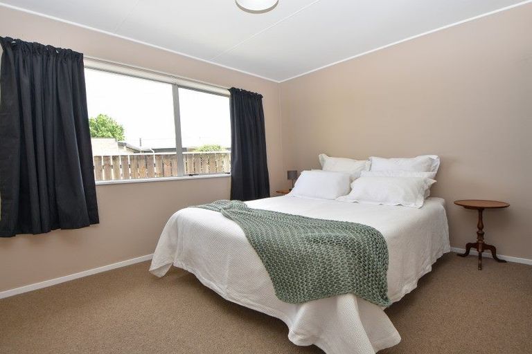 Photo of property in 16 Fisher Place, Carterton, 5713