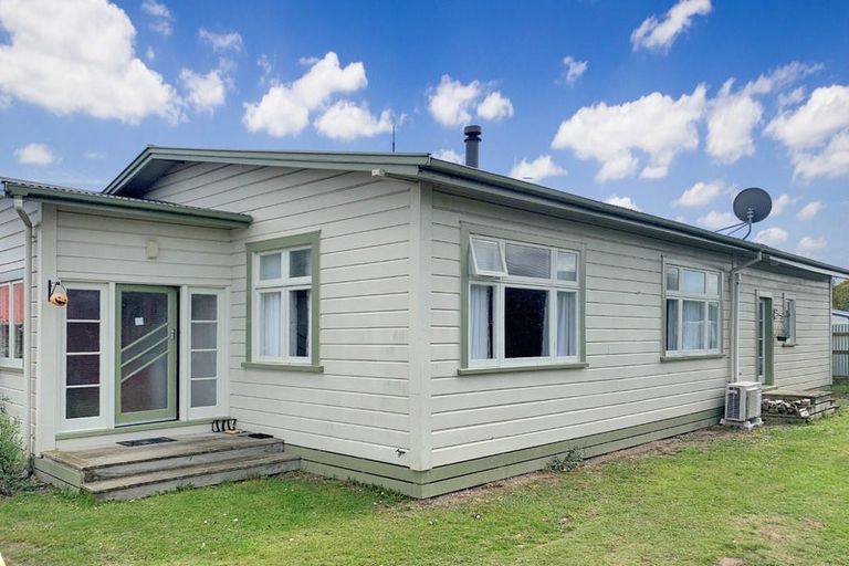 Photo of property in 21a Burns Street, Dannevirke, 4930