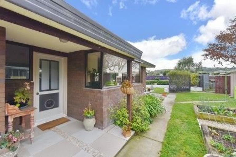 Photo of property in 18 Clayton Road, Amberley, 7410