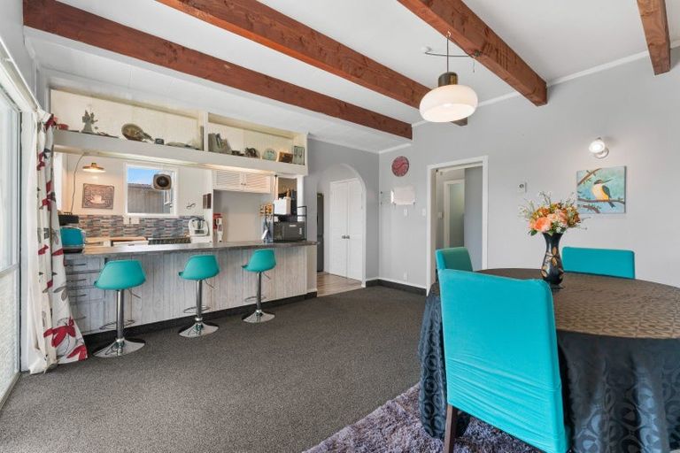 Photo of property in 6 Regents Grove, Richmond Heights, Taupo, 3330