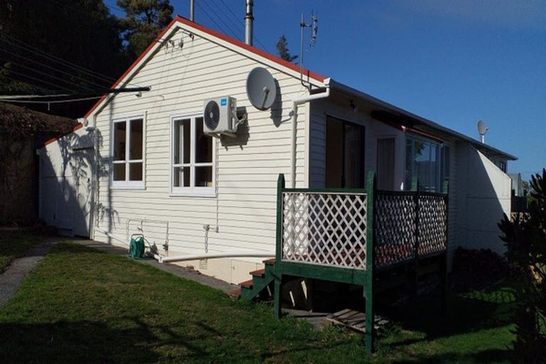 Photo of property in 81b Black Rock Road, Newlands, Wellington, 6037