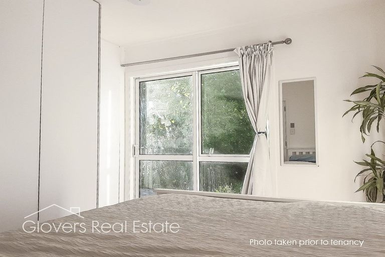 Photo of property in 3 Western Court, Sunnyvale, Auckland, 0612