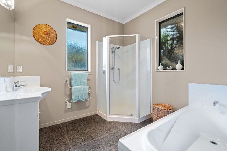 Photo of property in 24 Montana Drive, Pyes Pa, Tauranga, 3112