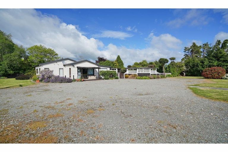 Photo of property in 33 Clifden Highway, Tuatapere, 9620
