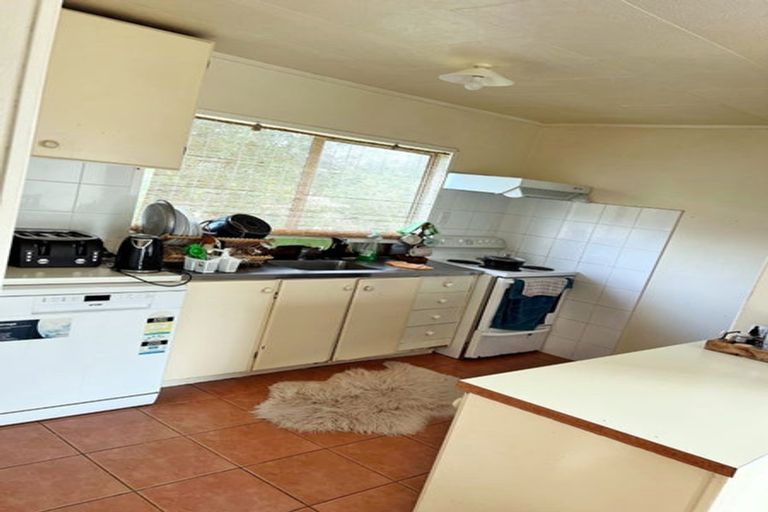 Photo of property in 30 Sungrove Rise, Sunnyvale, Auckland, 0612