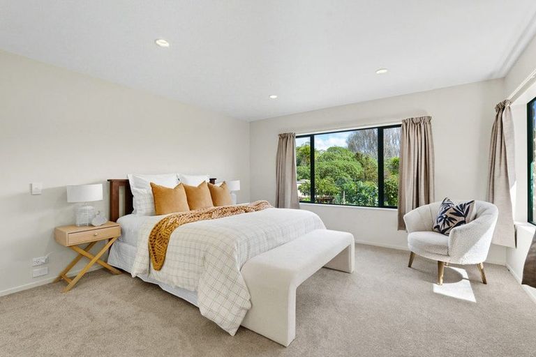 Photo of property in 52 Kath Hopper Drive, Orewa, 0931