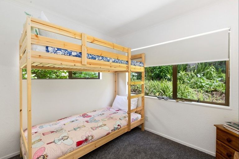 Photo of property in 38 Glenelg Road, Red Beach, 0932